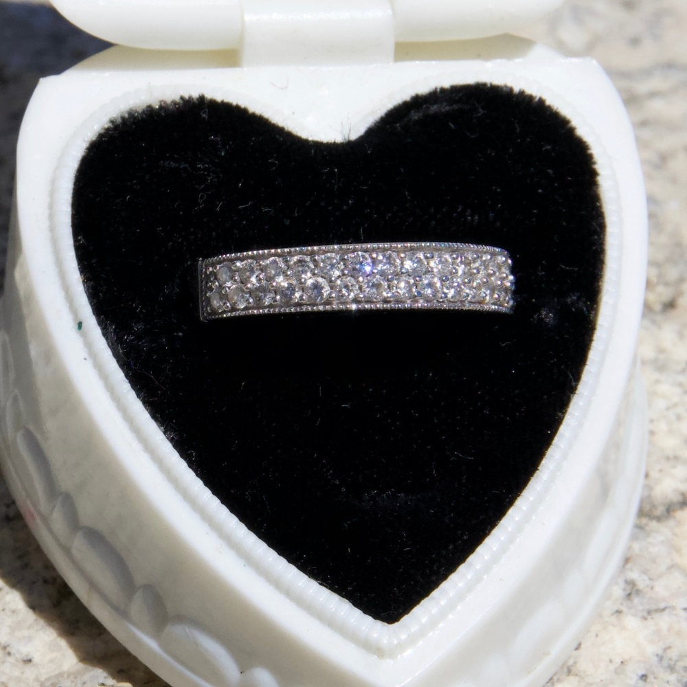 Fine Diamond Pave Solitaire Ladies Diamond Ring